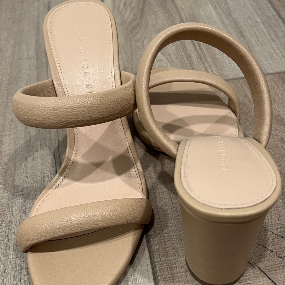 Veronica Beard Women's Beige Heeled Sandals Size 6 - never worn